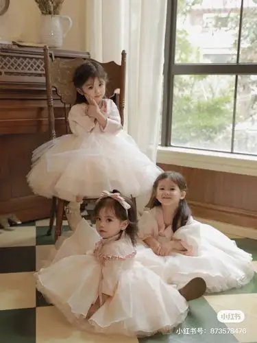 小我系aurora这个博主的三个女儿都好可爱好好看