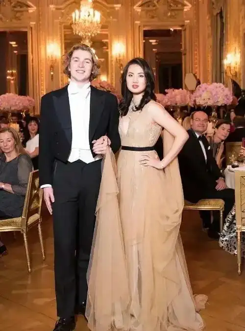 姚凌和苏薇图片姚凌和苏薇到底谁更漂亮