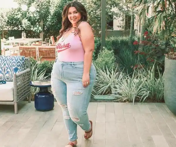 体重200斤的胖妞不减肥一样美美的称胖与美不冲突