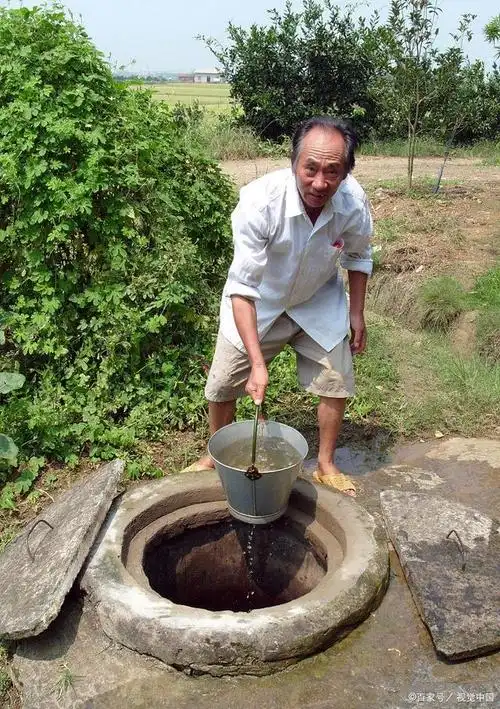 农民在自家院子里挖水井,需要办理手续吗?答案来了!