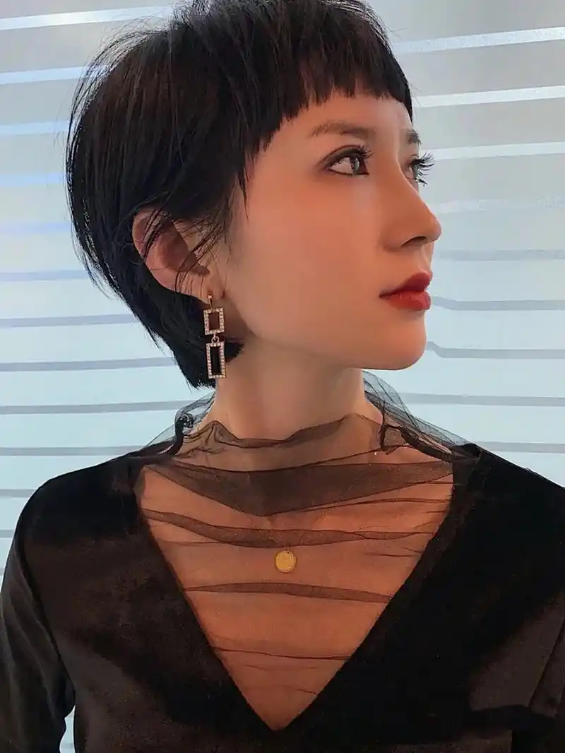 2020超短发日系短发韩系短发 现在流行的女生超短发发型,第一爆款应该