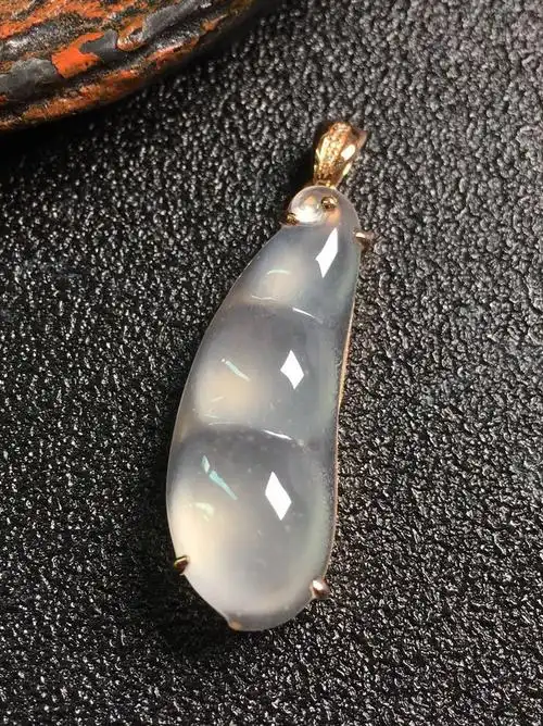 【z3294】翡翠18k金镶冰种福豆吊坠