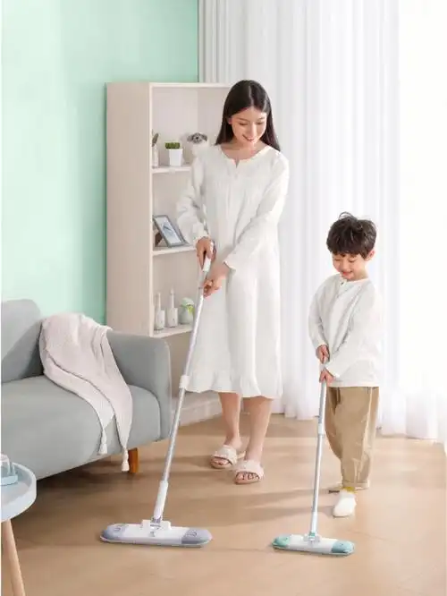 宝贝的第一堂劳动课从做家务开始