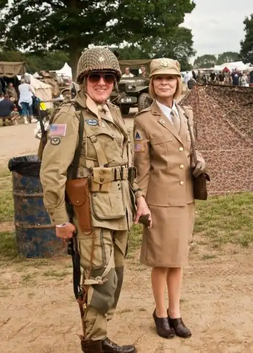 德国军装被称为二战最美军装士兵参军只为一身帅气军装