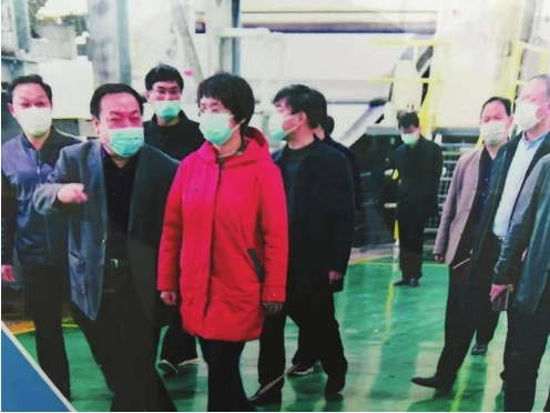 曲周县委书记李凡指导防疫物资生产