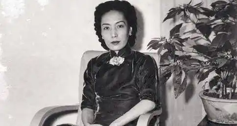 上海滩大佬杜月笙去世后,孟小冬孤身一人,在香港是如何谋生的?