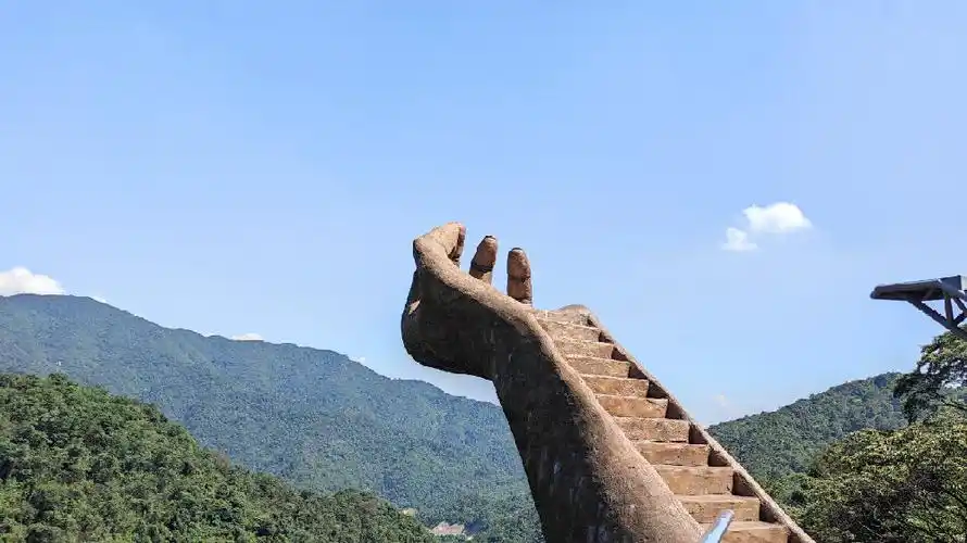 首发中国版佛手花园  距天空只有一手之离,就在广东清远古龙峡