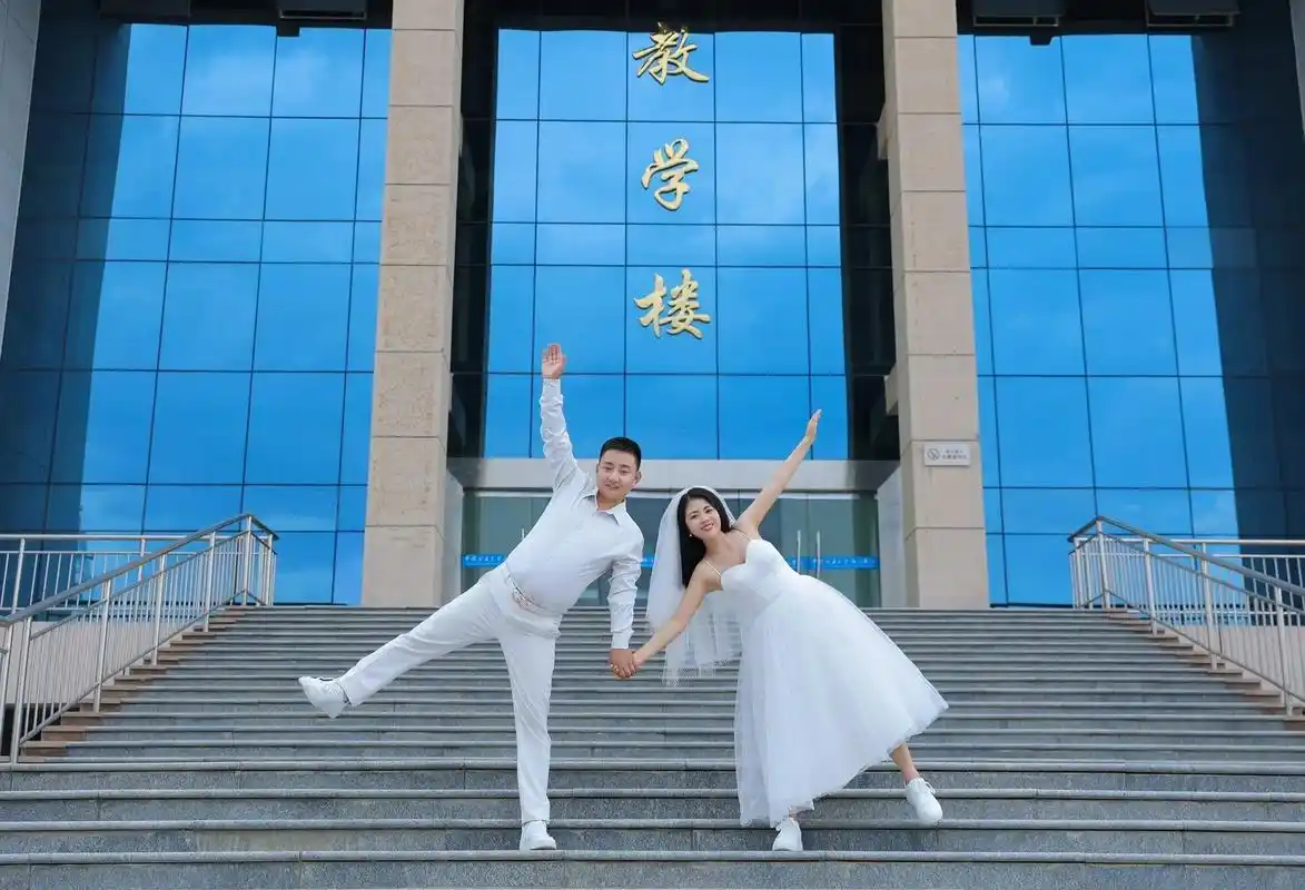 校园婚纱照客片初修预告.从学校到社会,从青涩到成熟,从恋爱到 - 抖音