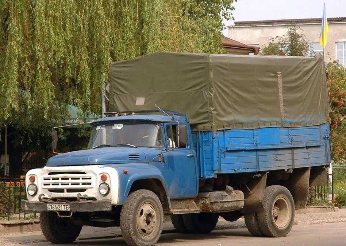 爷爷辈开过的那些进口卡车,当年3万块就能买,现在知道的人不多了