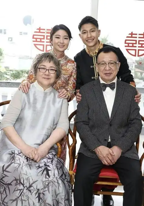 除了契妈韩马利与老公杜燕歌外,更有多位视帝视后宣萱,江美仪,欧阳