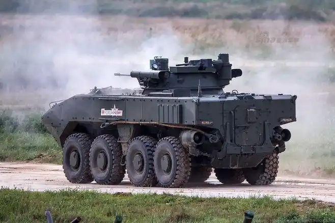 "飞镖"装甲车(boomerang)是俄罗斯军方目前正在测试的最新式装甲运