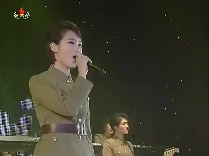 【百褶裙军装】【高清朝鲜歌曲】大红湍是宜居的故乡 牡丹峰乐团 金雪