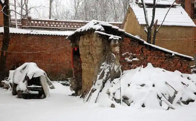 原创 春节下雪的农村老家,看看是不是一样得劲儿