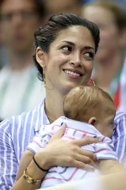 菲尔普斯的妻子妮可·约翰逊曾在"加州小姐"选美大赛中获得冠军!