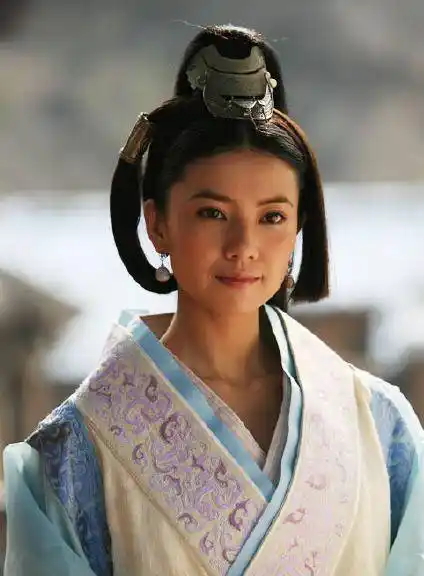 高圆圆古装花絮来袭,一颦一笑都好美好仙_女神_造型_地位