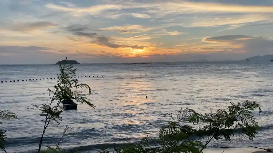 惠州双月湾海边的落日,文笔挑战