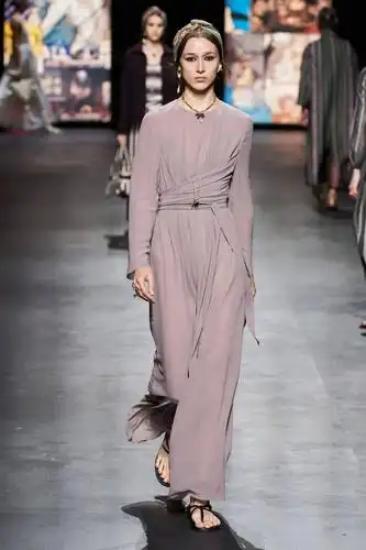 christian dior(迪奥) 2021年春夏高级成衣时装发布秀_廓形