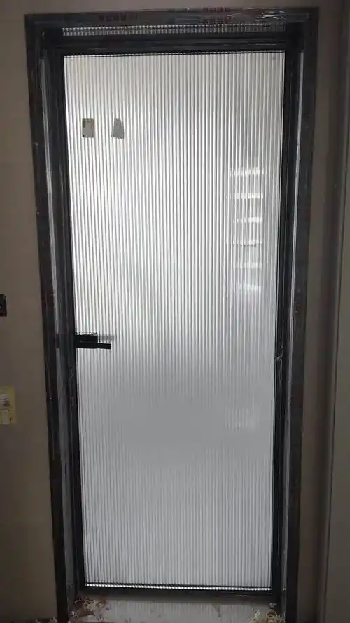 长虹玻璃卫生间合金门