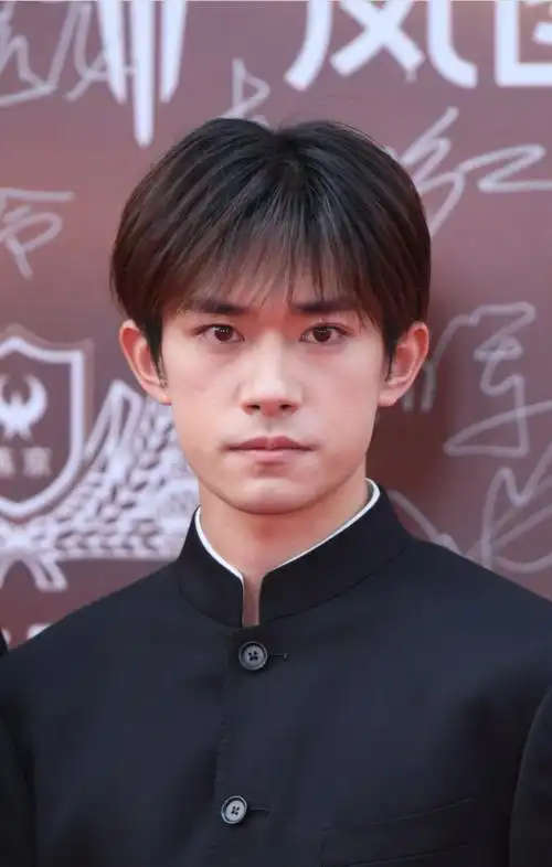 怎样夸明星的新闻图好看_华表奖男明星正脸图:到处都是普通男人