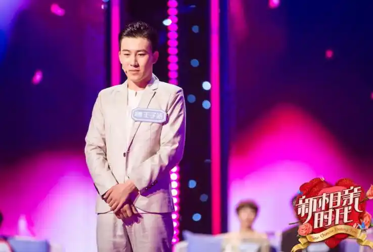 王子涵爆灯登台内心忐忑.jpg