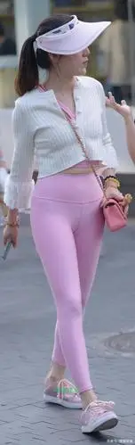 瑜伽裤穿搭推荐,提臀收腹一眼可辨,塑型独一无二