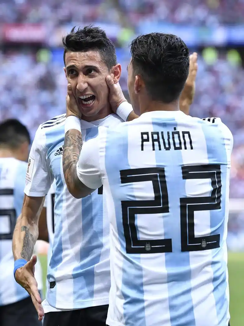 足球——八分之一决赛:阿根廷队迪玛利亚进球(4)