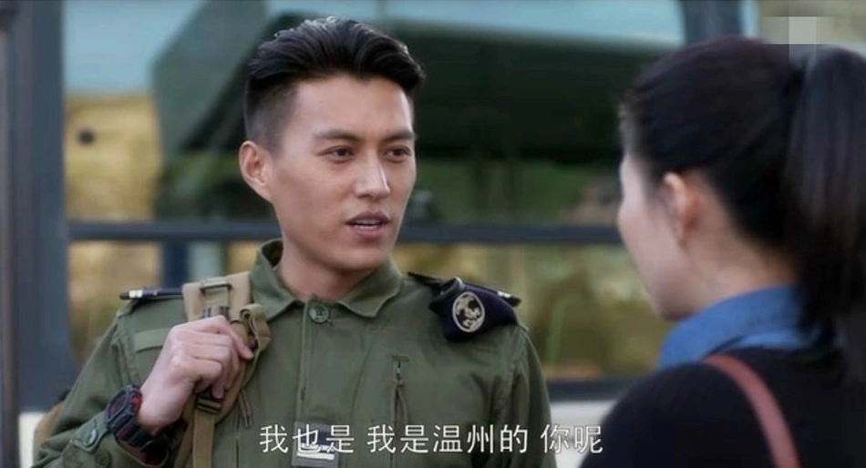 组图:是儒雅大哥更是妙手仁医 正午剧记录靳东精彩演绎之路