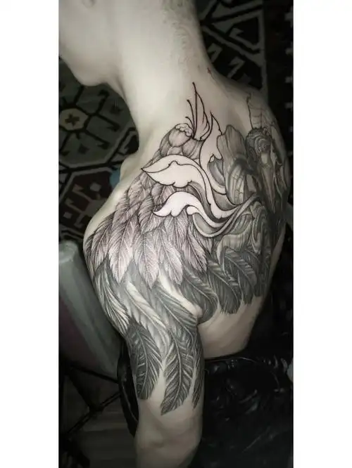 石家庄刺青  #石家庄穿孔师  #后背翅膀纹身  #天使的翅膀