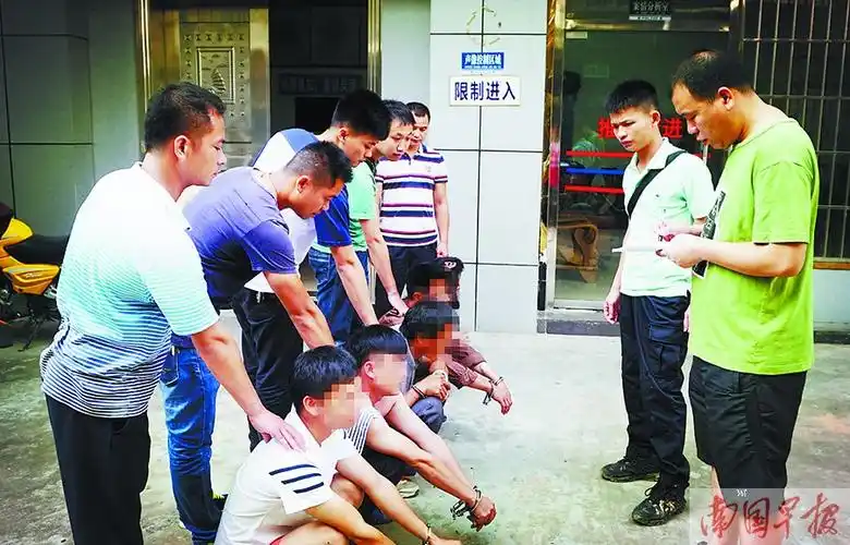 人贩子"调虎离山" 13个月大的男童家中被抱走(图)