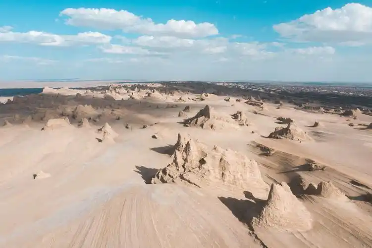 漫谈青海 第三期 柴达木盆地,从盐湖到火星地貌