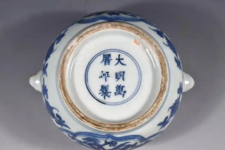 大明万历官窑青花龙凤纹香炉