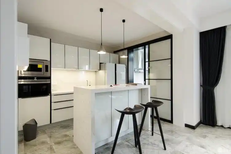 家庭小吧台的宽度是多少 家庭吧台布置方式分类有哪些-不同时代装修网