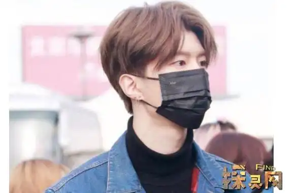 范丞丞和洪天明对比照难道当真是范冰冰私生子吗已辟谣