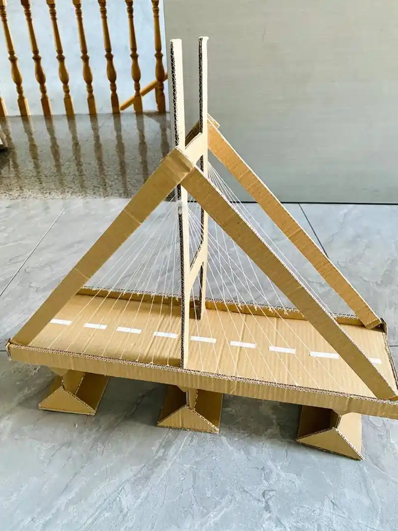 环保创意 幼儿园手工 纸板制作的桥 桥面:长方形2块(尺寸一样,黏起来)