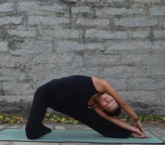 瑜伽体式门闩式详解助你甩掉腰腹赘肉