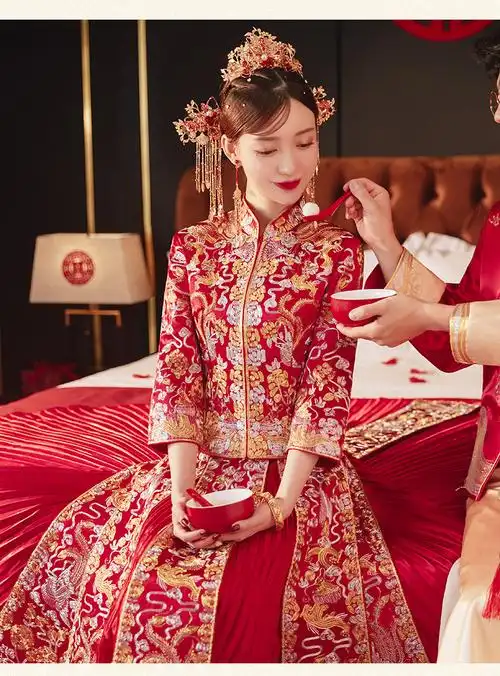 中式婚纱龙凤褂新娘秀禾服2022年新款结婚敬酒服中式婚纱礼服孕妇大码