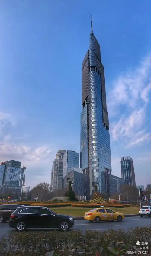不同角度看南京第一高楼_紫峰大厦