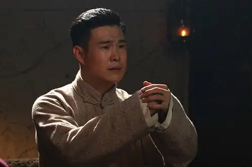 [保存到相册]搜狐娱乐讯 近日,年代传奇人物电视剧《说书人》在地方台