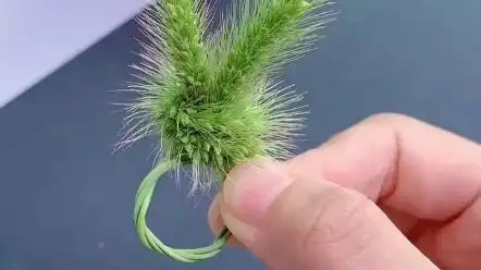 狗尾巴草做的小兔子戒指