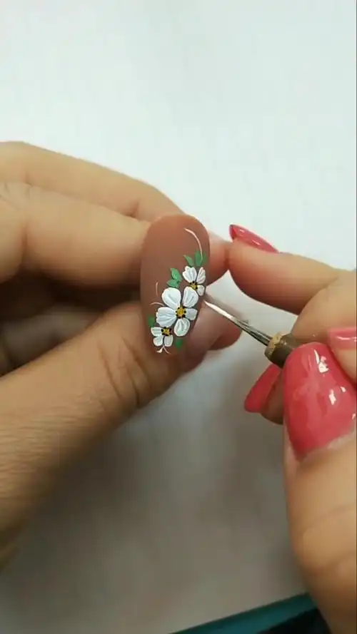 美甲#手绘五瓣花