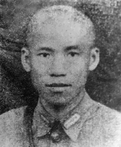 川军中极具血性的师长,1000多人打15万日军,寡不敌众他自杀殉国