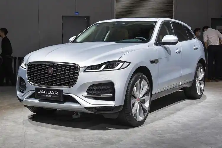 实拍捷豹f-pace:搭2.0t 全时四驱!比宝马x3更值的冷门精品?