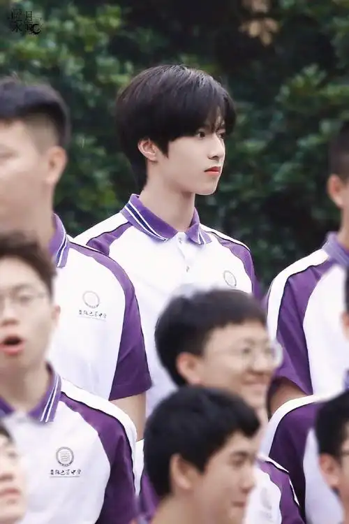 刘耀文拍初中毕业照##刘耀文密室大逃脱