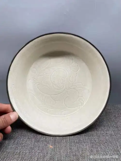 定窑划婴戏荷叶纹酱釉束腰撇口碗-尚食局「旧藏」高6cm口径20cm