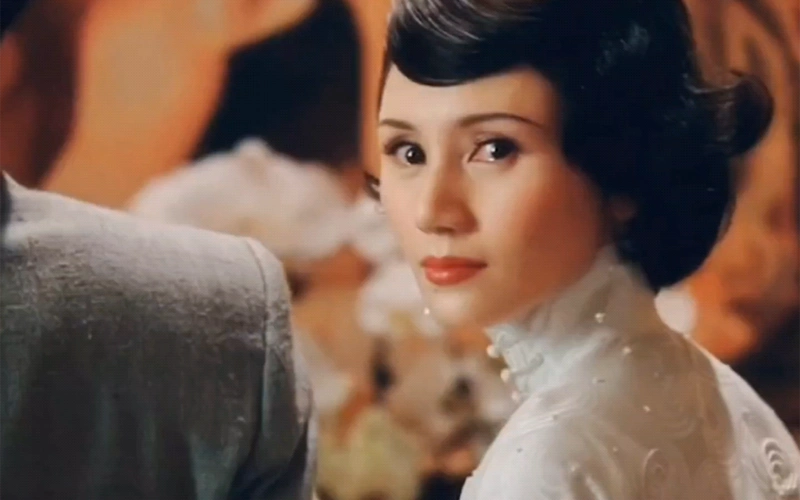 因为袁泉这一回眸,追了整部电影.