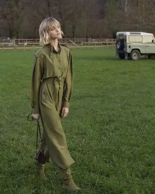 橄榄绿介于苔藓绿与常春藤绿之间 这个绿高级的有点儿纯粹和自然!