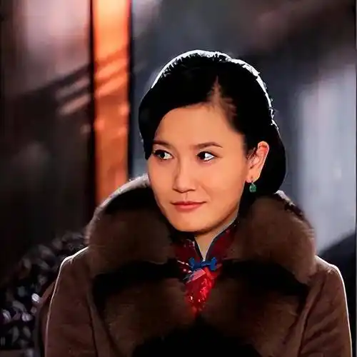 她被誉为"丹东之花",离婚后只字不提前夫侯勇,与女儿相依为命_潘雨辰