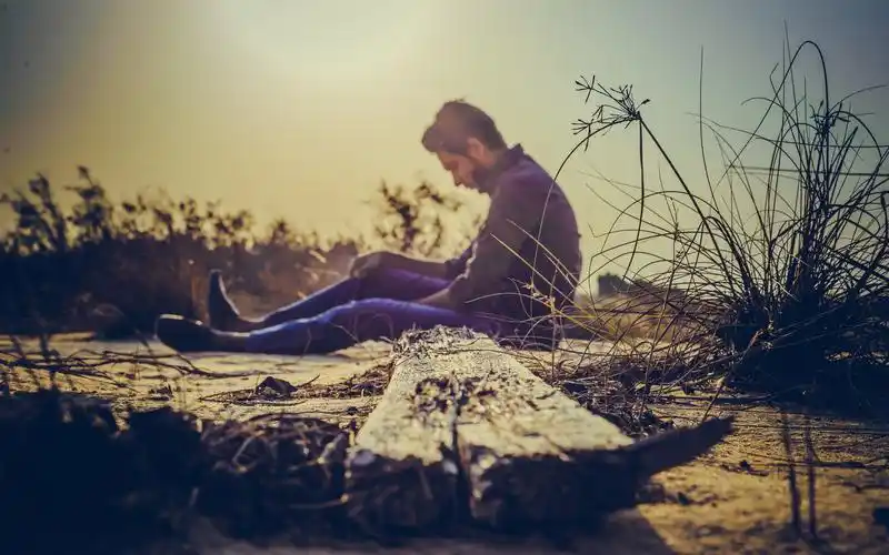 人累心累身心疲惫图片