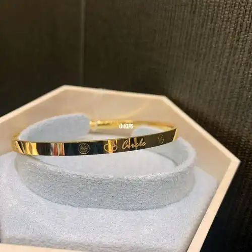 周大福卡地亚手镯美美哒