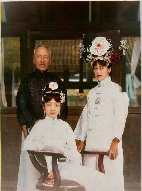 末代皇帝溥仪和婉容的珍贵照片_妃子_清朝_年代